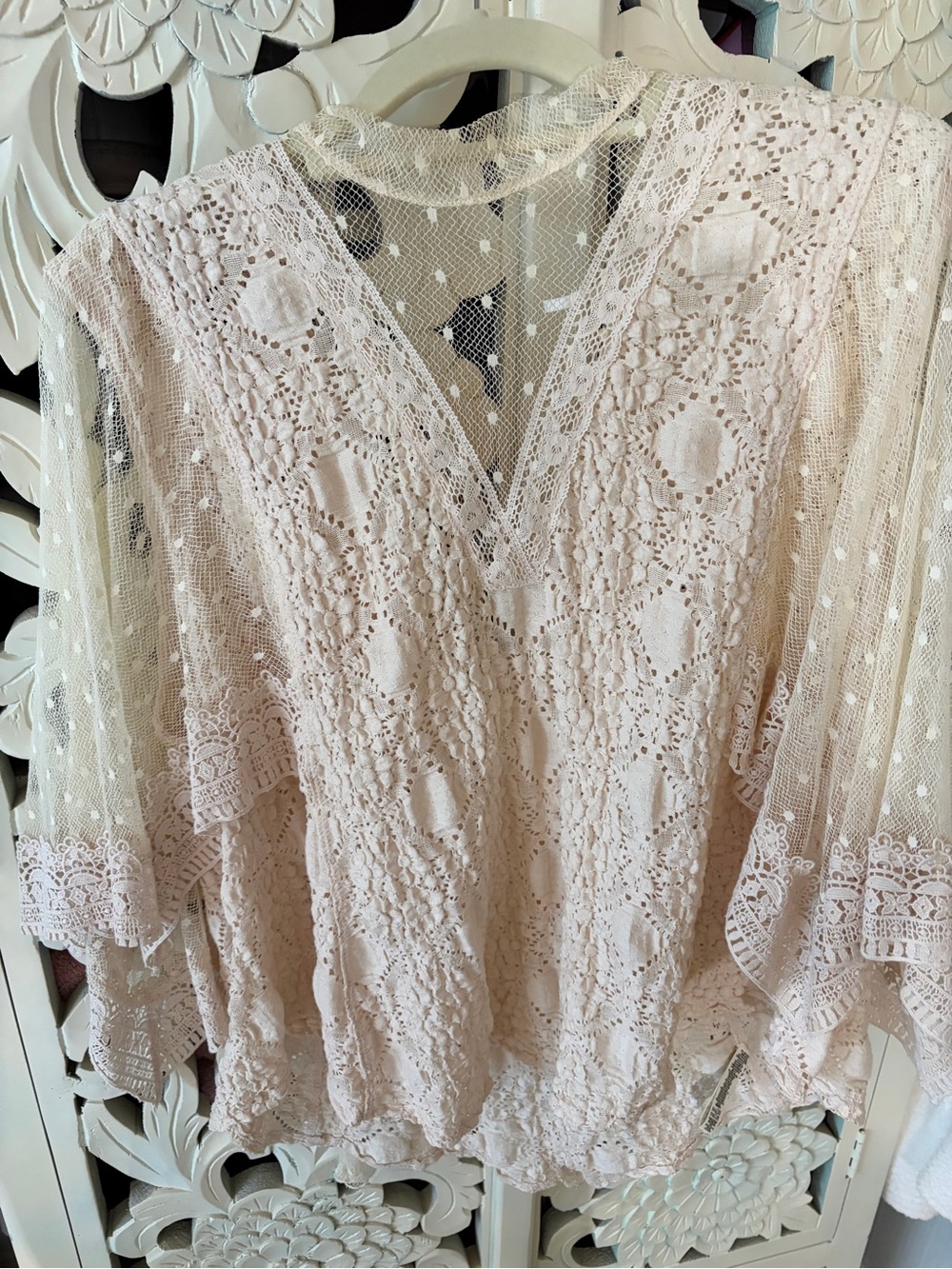 Free People Lace Overlay V-Neck Women's Medium Top in cream.